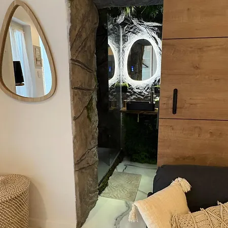 Jungle Atypique Avec Salle De Bain Grotte Cour Privee Centre Διαμέρισμα
