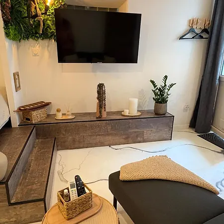 Jungle Atypique Avec Salle De Bain Grotte Cour Privee Centre Διαμέρισμα