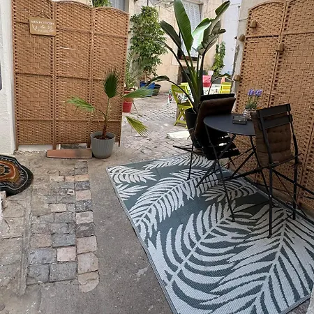 Jungle Atypique Avec Salle De Bain Grotte Cour Privee Centre Διαμέρισμα *
